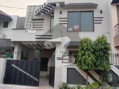 5 Marla beautiful house available for rent in DHA