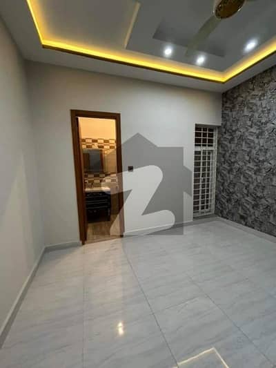 بحریہ ٹاؤن فیز 7 بحریہ ٹاؤن راولپنڈی,راولپنڈی میں 5 کمروں کا 10 مرلہ مکان 3.8 کروڑ میں برائے فروخت۔