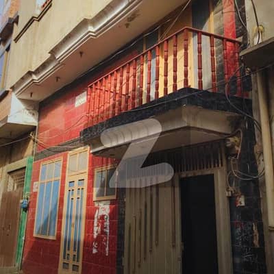 سیف آباد فیصل آباد میں 5 کمروں کا 3 مرلہ مکان 1.0 کروڑ میں برائے فروخت۔