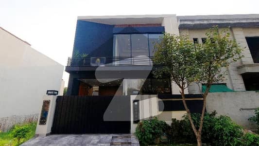 Owner-Built Home With Solid Minimalist Designed In DHA Lahore