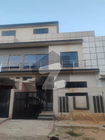 CHANCE DEAL TRIPLE STOREY HOUSE FOR SALE