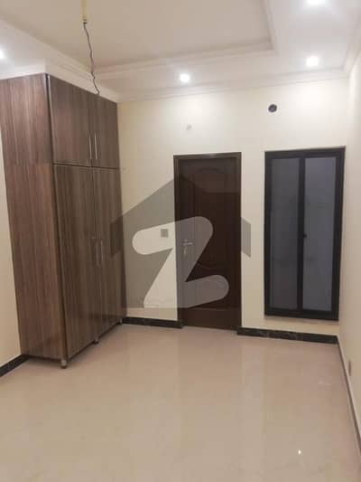 ائیر لائن ہاؤسنگ سوسائٹی لاہور میں 11 کمروں کا 8 مرلہ عمارت 6.5 لاکھ میں کرایہ پر دستیاب ہے۔