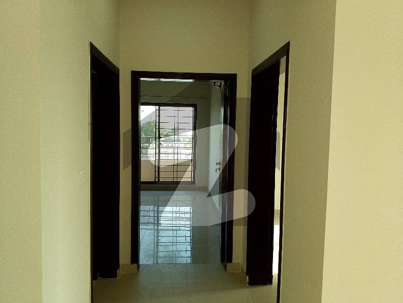 12 MARLA 4 BEDROOMS APARTMENT AVAILABLE FOR REN 12 MARLA 4 BEDROOMS APARTMENT AVAILABLE FOR REN