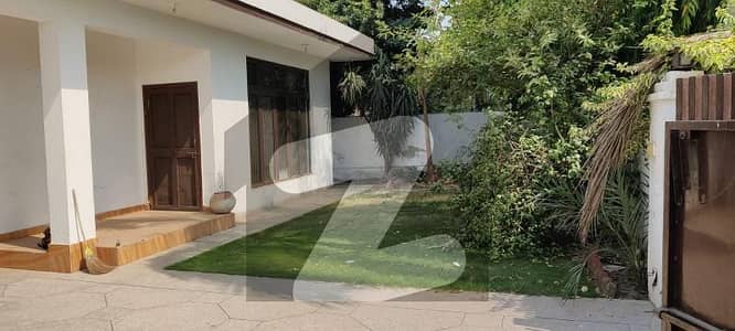 DHA Phase 3 W-block One Kanal Single Storey House Available For Rent