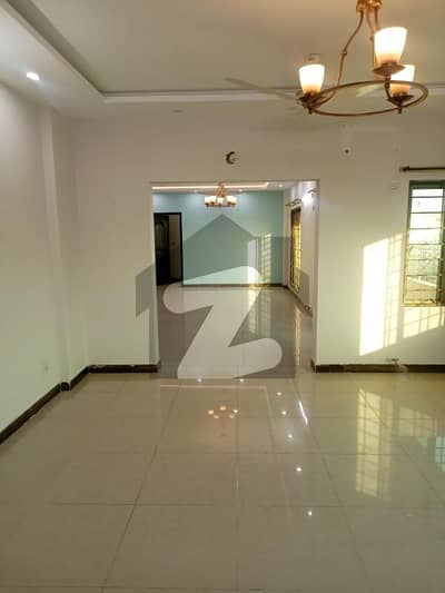 17 Marla 05 bedrooms house is available for rent in askari 10 sector F Lahore