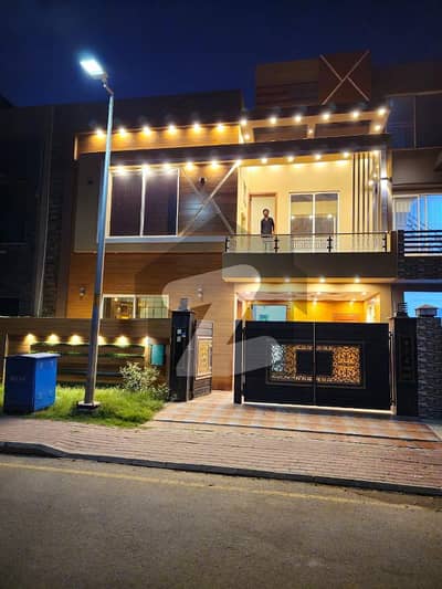 Most Luxurious 5 Marla Designer House For Rent In Eastern Block facing Park