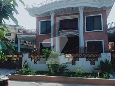 F11/4 500sqyd House For Sale