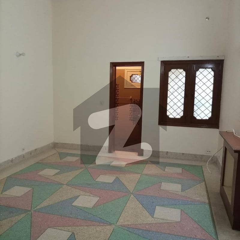 ایف ۔ 10 اسلام آباد میں 6 کمروں کا 1 کنال مکان 17.5 کروڑ میں برائے فروخت۔ ایف ۔ 10 اسلام آباد میں 6 کمروں کا 1 کنال مکان 17.5 کروڑ میں برائے فروخت۔