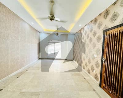 امپیریل گارڈن ہومز پیراگون سٹی,لاہور میں 3 کمروں کا 10 مرلہ فلیٹ 2.0 کروڑ میں برائے فروخت۔