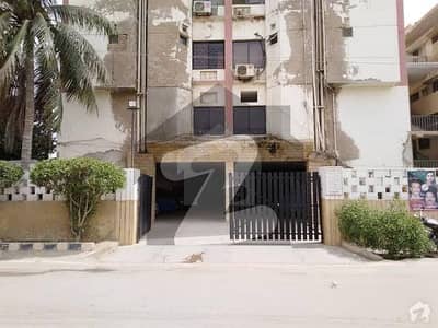 کلفٹن ۔ بلاک 5 کلفٹن,کراچی میں 3 کمروں کا 10 مرلہ فلیٹ 1.1 لاکھ میں کرایہ پر دستیاب ہے۔