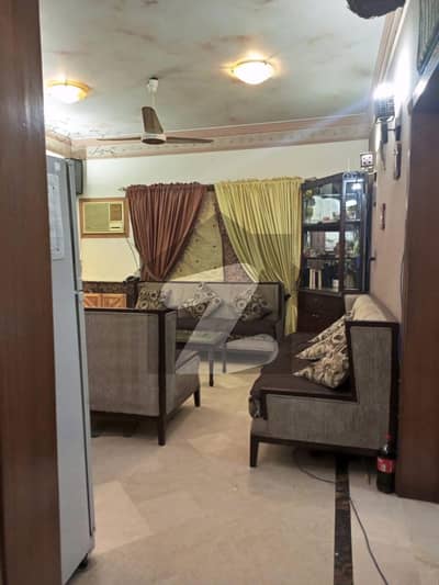 گارڈن ٹاؤن - شیر شاہ بلاک گارڈن ٹاؤن,لاہور میں 4 کمروں کا 10 مرلہ مکان 4.8 کروڑ میں برائے فروخت۔