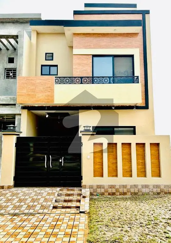 4Marla Brand New House for sale In central Park Housing Scheme