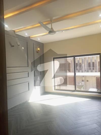 5 Marla Brand New Lower Portion For Rent In Park View City Lahore.