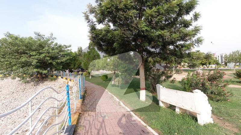 PLOT AVAILABLE FOR SALE D BLOCK SIZE 10 MARLA IN MULTI GARDENS B-17 ISLAMABAD