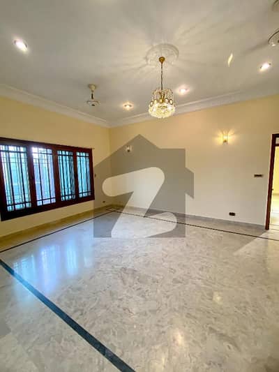 DHA INDEPENDENT LIKE NEW MODERN STYLE ELITE LOCATION UPER PORTION FOR RENT