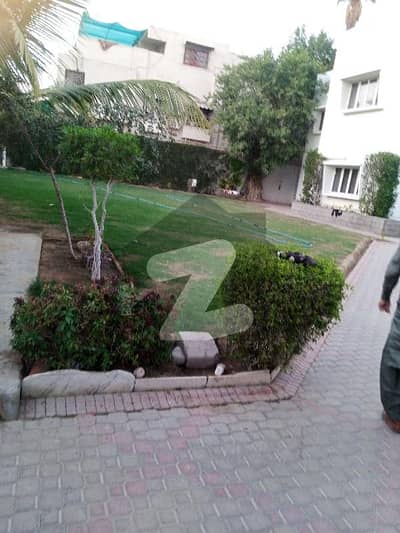 پی ای سی ایچ ایس جمشید ٹاؤن,کراچی میں 8 کمروں کا 2 کنال مکان 15.0 کروڑ میں برائے فروخت۔