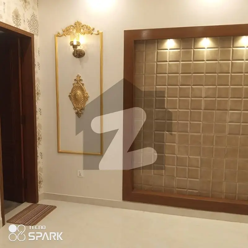 10 Marla House Available For Sale In Bahria Town Lahore.