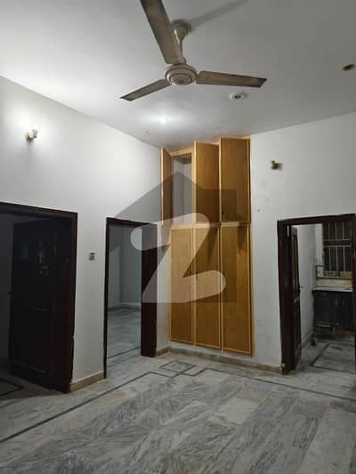 Prime Location 6 Marla Lower Portion In Central Warsak Road For rent