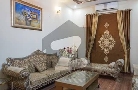 جوہر ٹاؤن فیز 2 جوہر ٹاؤن,لاہور میں 5 کمروں کا 7 مرلہ مکان 3.75 کروڑ میں برائے فروخت۔