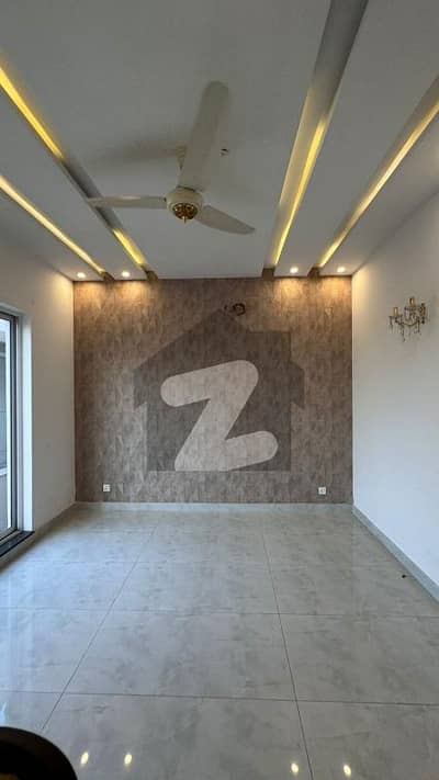 ڈی ایچ اے 9 ٹاؤن ۔ بلاک اے ڈی ایچ اے 9 ٹاؤن,ڈیفنس (ڈی ایچ اے),لاہور میں 3 کمروں کا 5 مرلہ مکان 75.0 ہزار میں کرایہ پر دستیاب ہے۔
