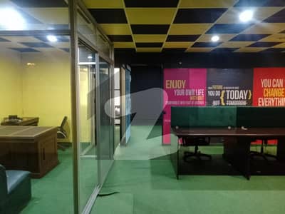 Area 910 Sqft Office Available For Rent Barkat Market Lahore on Reasonable Rent
