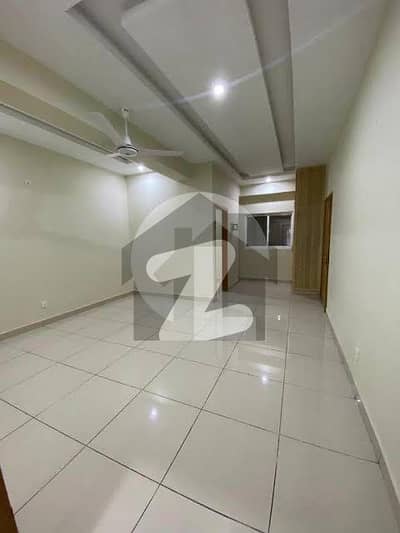 Luxus mall one bed appartment for rent