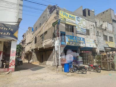 بفر زون - سیکٹر 15-B بفر زون,نارتھ کراچی,کراچی میں 11 کمروں کا 6 مرلہ مکان 6.0 کروڑ میں برائے فروخت۔