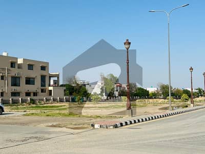 6 Marla Commercial Corner Plot 30X45 For Sale in khayabian e amin