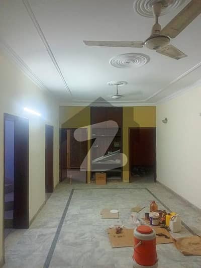 جوہر ٹاؤن لاہور میں 5 کمروں کا 10 مرلہ مکان 1.6 لاکھ میں کرایہ پر دستیاب ہے۔