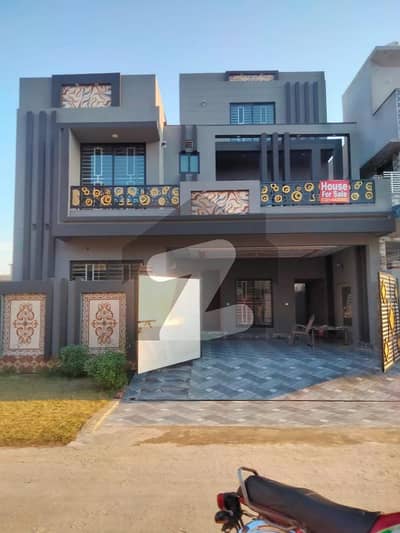 Prime Location 10 Marla House For Sale In Block J, LDA Avenue 1, Lahore