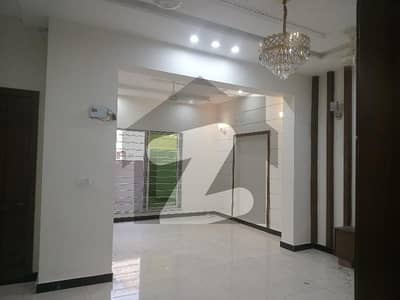 5 Marla Lower portion for rent jinnah block Bahria town Lahor