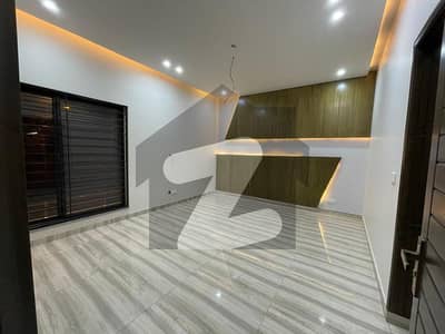 1 KANAL LUXURY HOUSE AVAILABLE FOR SALE