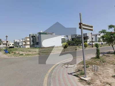 ڈریم گارڈنز ڈیفینس روڈ,لاہور میں 1 کنال رہائشی پلاٹ 2.9 کروڑ میں برائے فروخت۔