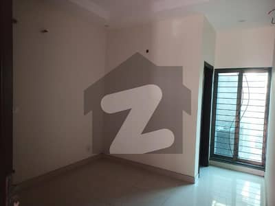 گلشنِِِ راوی ۔ بلاک سی گلشنِ راوی,لاہور میں 4 کمروں کا 10 مرلہ مکان 4.5 کروڑ میں برائے فروخت۔