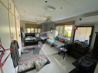 ڈی ایچ اے فیز 6 ڈی ایچ اے ڈیفینس,کراچی میں 4 کمروں کا 10 مرلہ مکان 5.75 کروڑ میں برائے فروخت۔