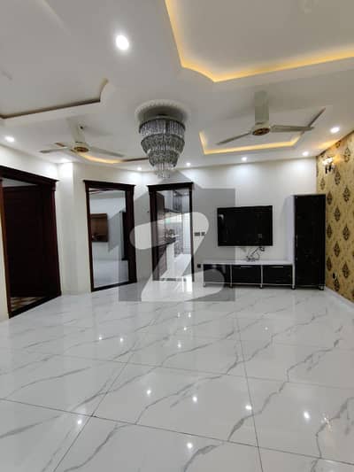 Most Luxurious 10 Marla Designer House For Sale