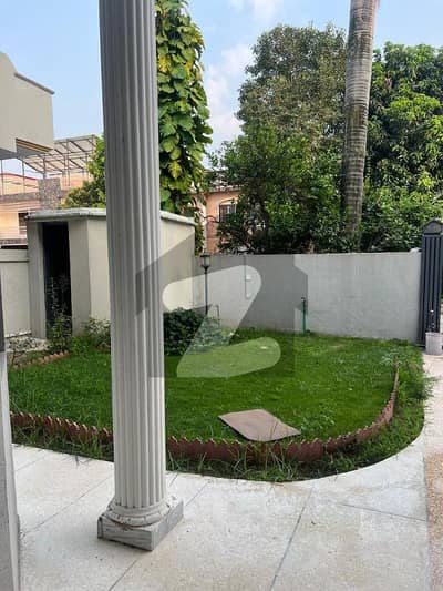 10 Marla Triple Storey House For Rent