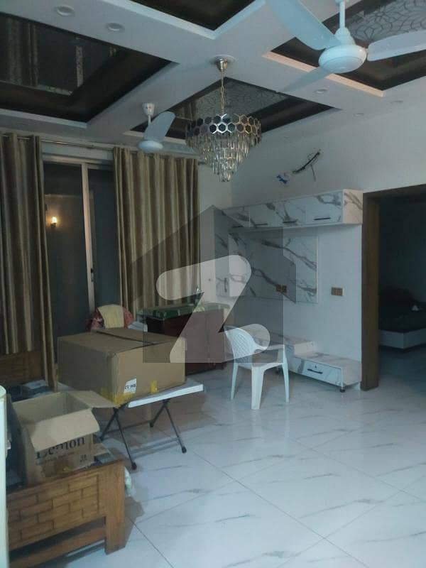 5 MARLA FLAT HOT LOCATION NEAT AND CLEAN 5 MARLA FLAT HOT LOCATION NEAT AND CLEAN