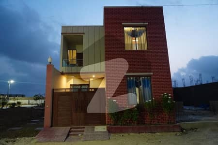 جناح ایونیو کراچی میں 5 کمروں کا 5 مرلہ مکان 4.25 کروڑ میں برائے فروخت۔