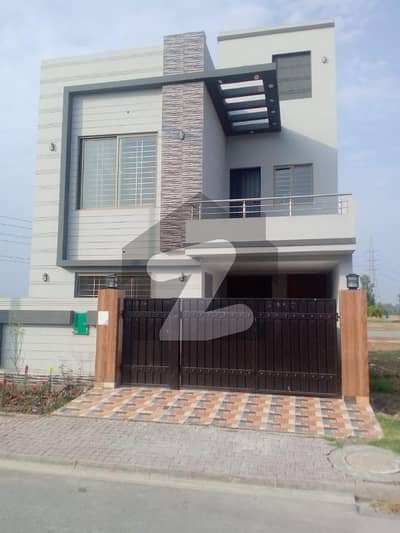 3 BEDS 5 MARLA Like New HOUSE FOR SALE LOCATED BAHRIA ORCHARD LAHORE
