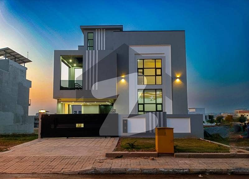 بحریہ ٹاؤن فیز 8 بحریہ ٹاؤن راولپنڈی,راولپنڈی میں 5 کمروں کا 10 مرلہ مکان 3.25 کروڑ میں برائے فروخت۔