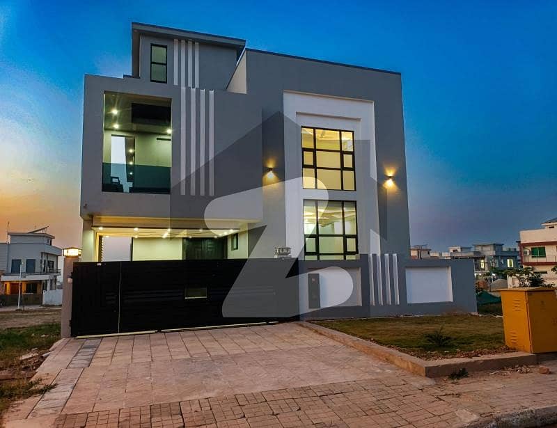 Luxurious Designer Brand New 10 Marla House For Sale