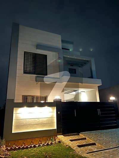 5.5 Marla Double Story House For Sale Block M in khayaban e Amin Lahore.
