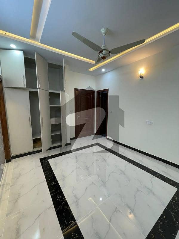 7 Marla Upper Portion Available For Rent In G-13