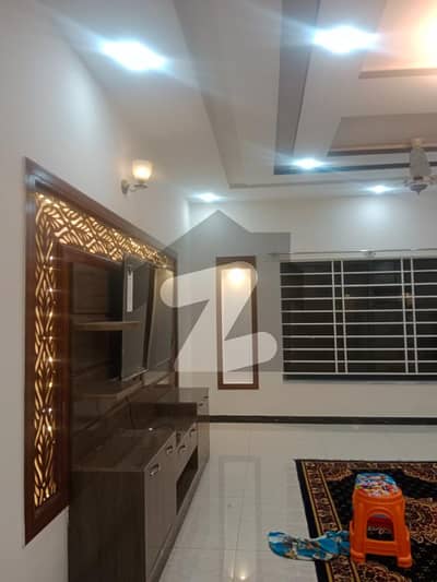 سوان گارڈن ۔ بلاک ڈی سوان گارڈن,اسلام آباد میں 7 کمروں کا 1 کنال مکان 1.75 لاکھ میں کرایہ پر دستیاب ہے۔
