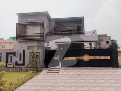 KHAYABAN E AMIN 1 Kanal Ultra Modern Design Brand New House Available For Sale