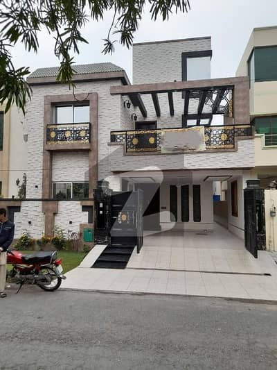 8 marla brand new house for sale in Ali block Bahria town Lahore