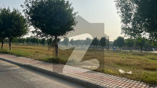 Beautiful Location 10 Marla Residential Plot For Sale In Bahria Town