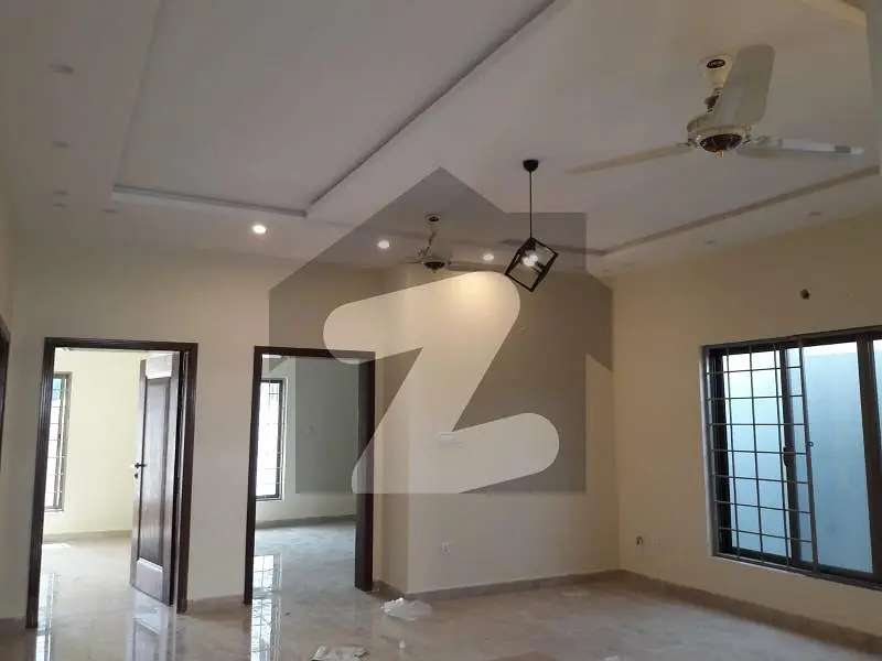 12 MARLA UPPER PORTION FOR RENT IN MEDIA TOWN