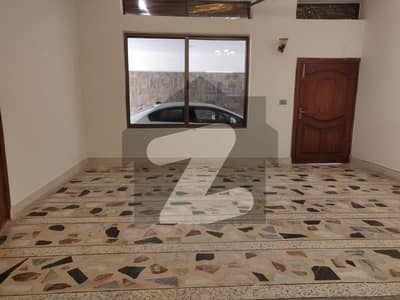 ایف ۔ 11 اسلام آباد میں 5 کمروں کا 1 کنال زیریں پورشن 2.9 لاکھ میں کرایہ پر دستیاب ہے۔